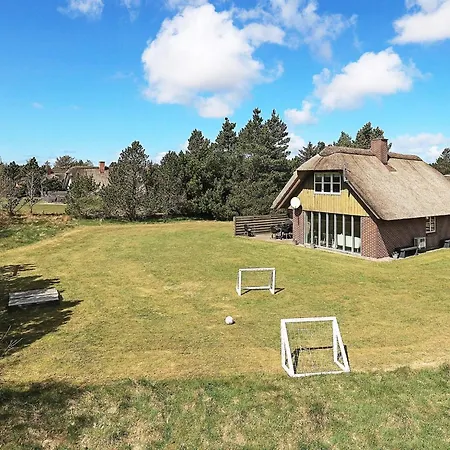 8 Person In Blåvand